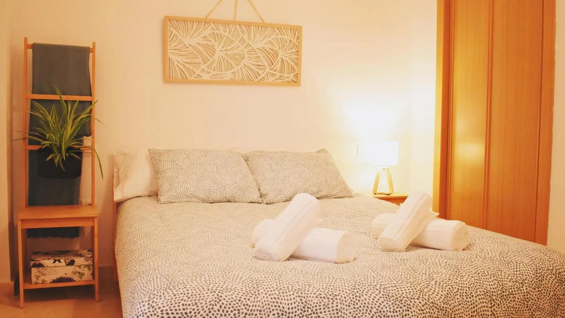 Bea\'S Home: Cozy Apartment On The Outskirts Of Malaga Centre contacts
