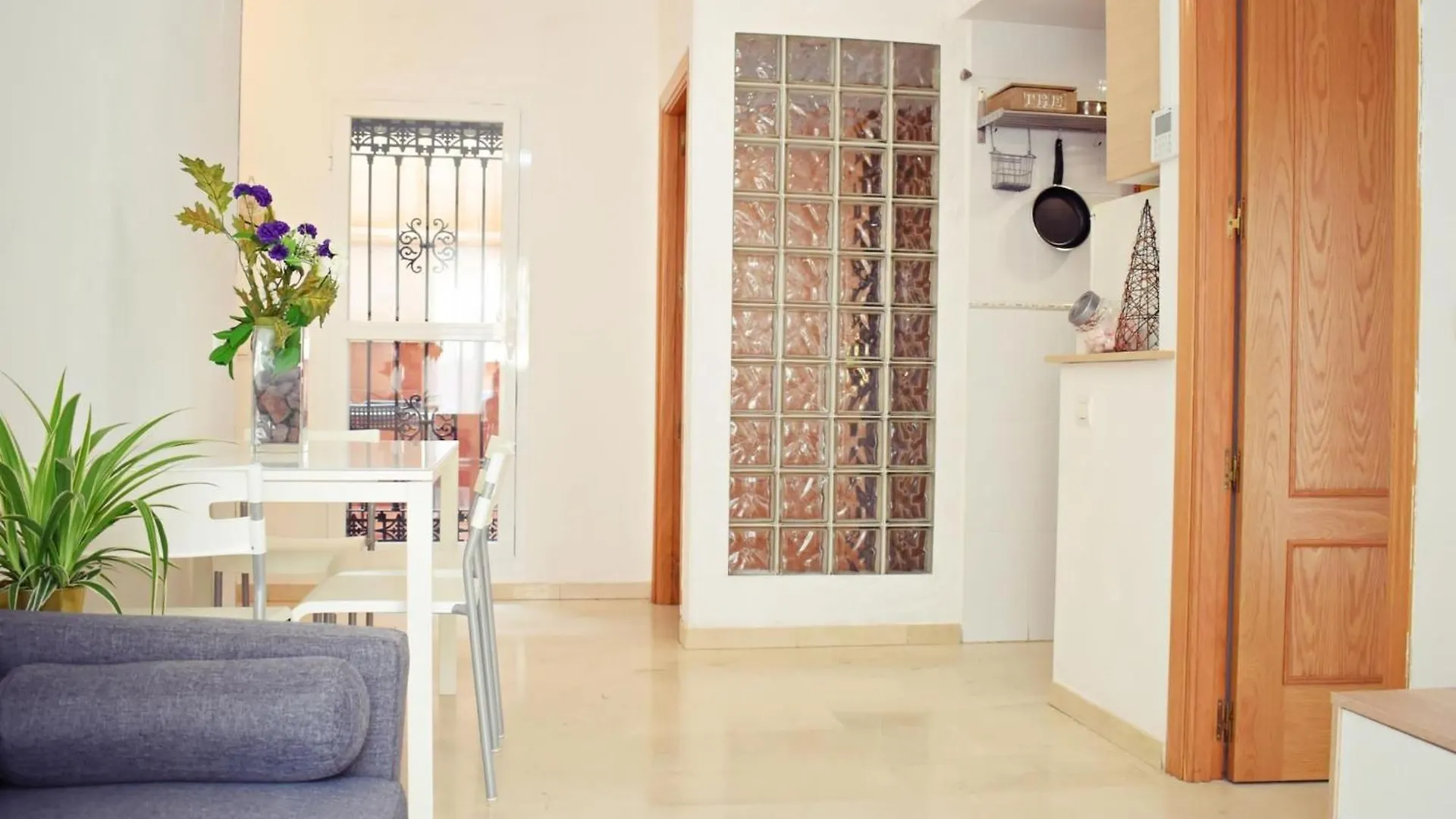 Bea'S Home: Cozy Apartment On The Outskirts Of Malaga Centre